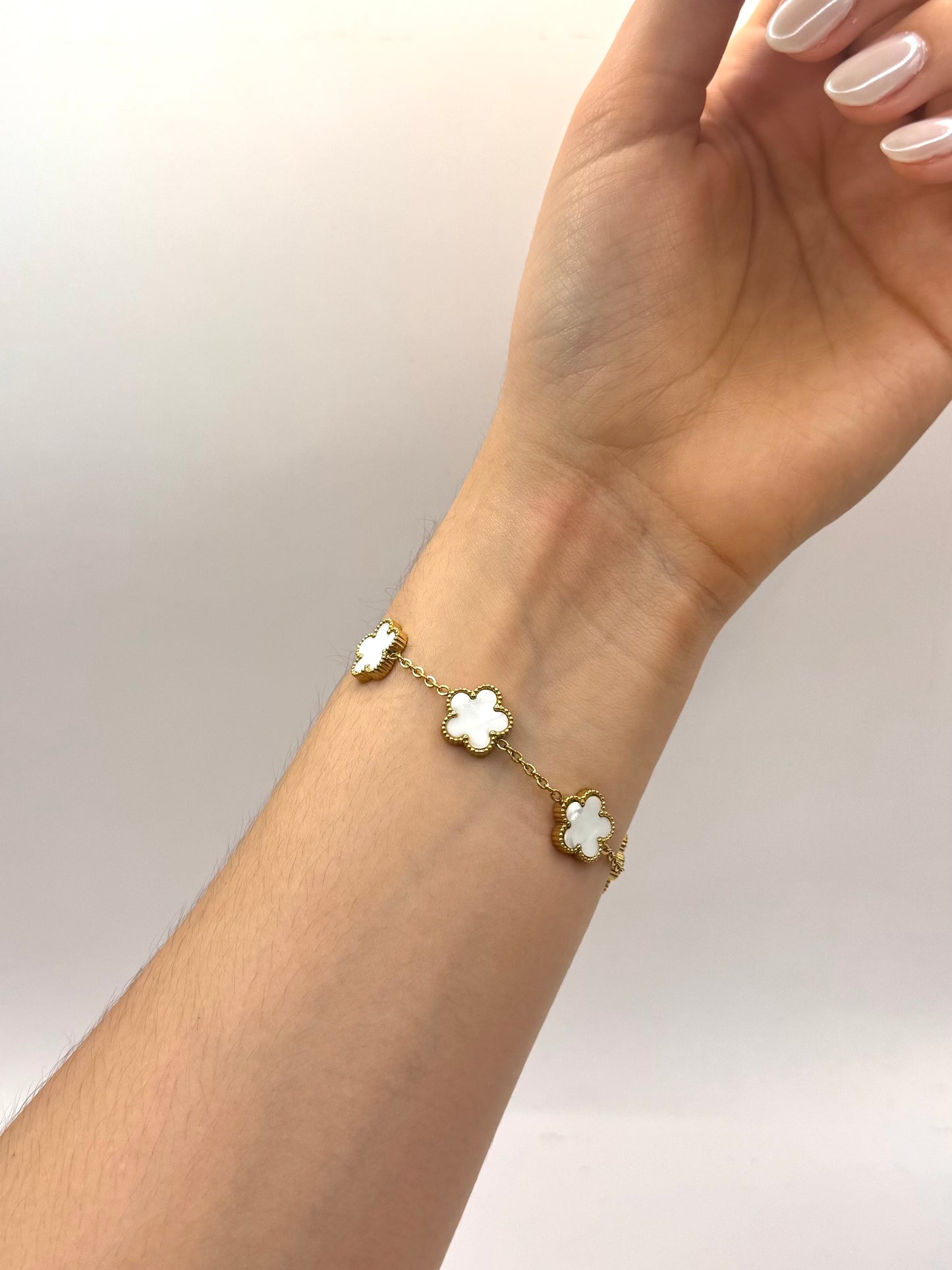 PULSERA FLORES BLANCAS