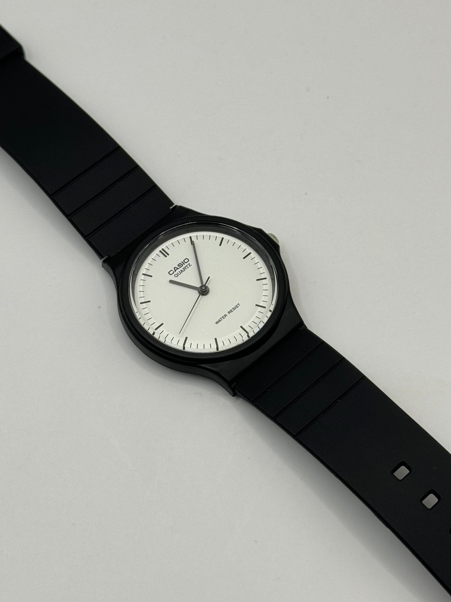 RELOJ CASIO MQ BLANCO/RESINA