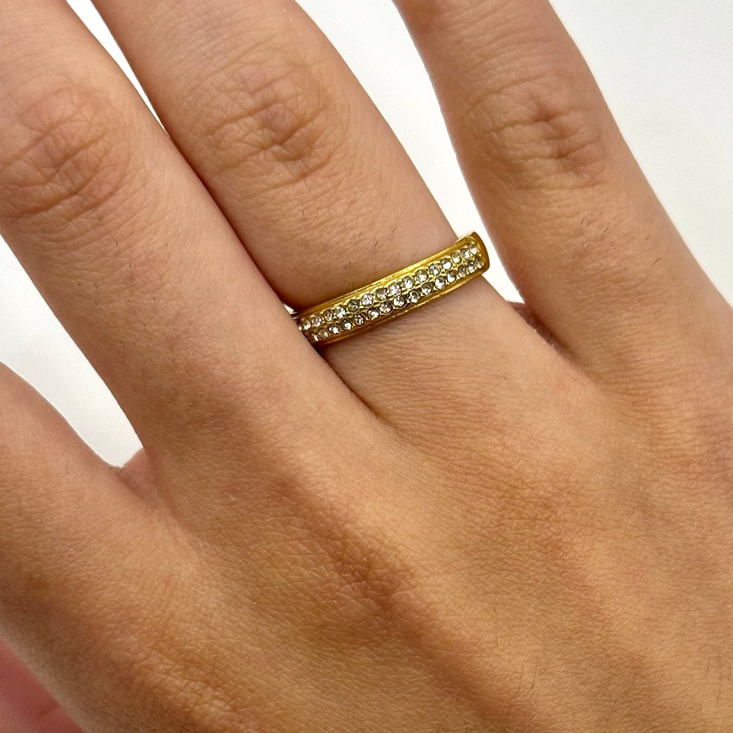 ANILLO TIPO ARGOLLA + BRILLOS