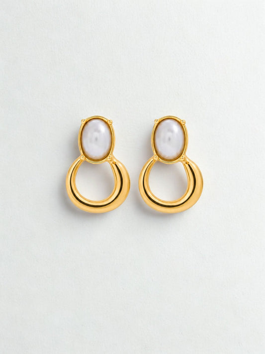 ARETE OVALADO CON PERLA