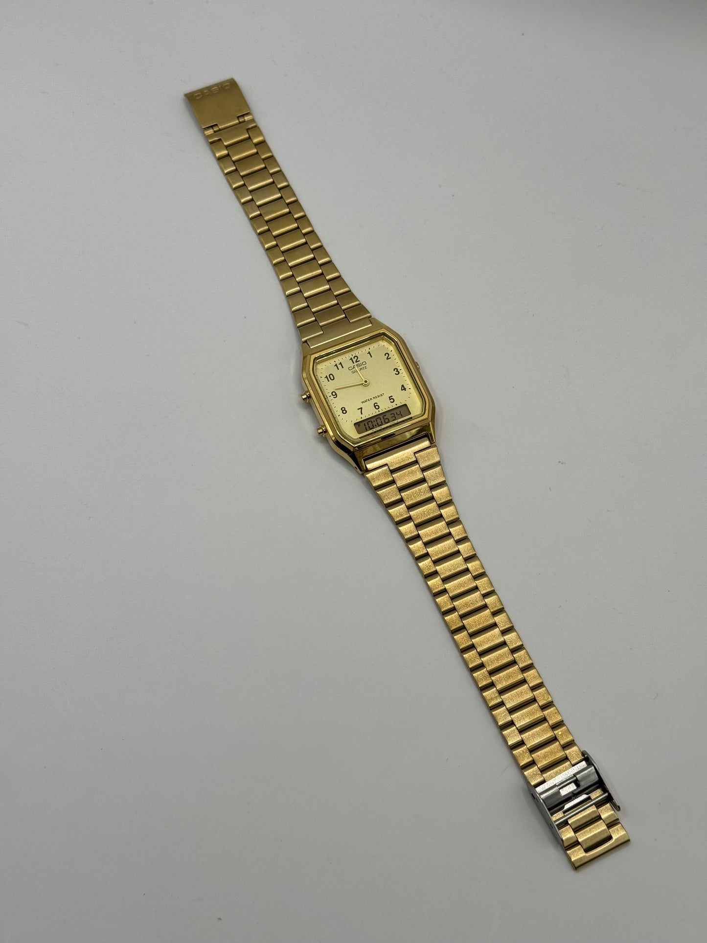 RELOJ CASIO AD DORADO