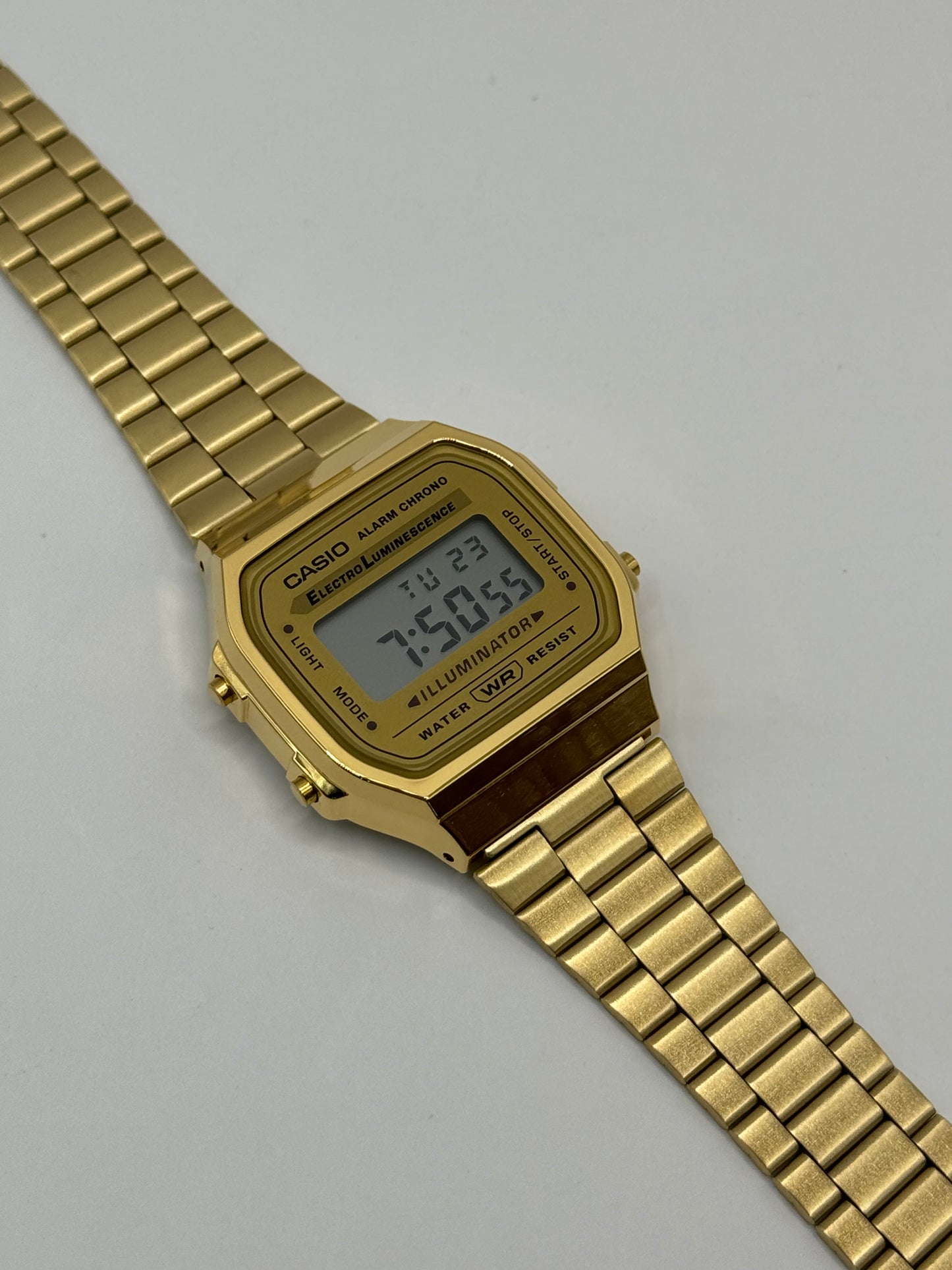 RELOJ CASIO ILUMINATOR DORADO
