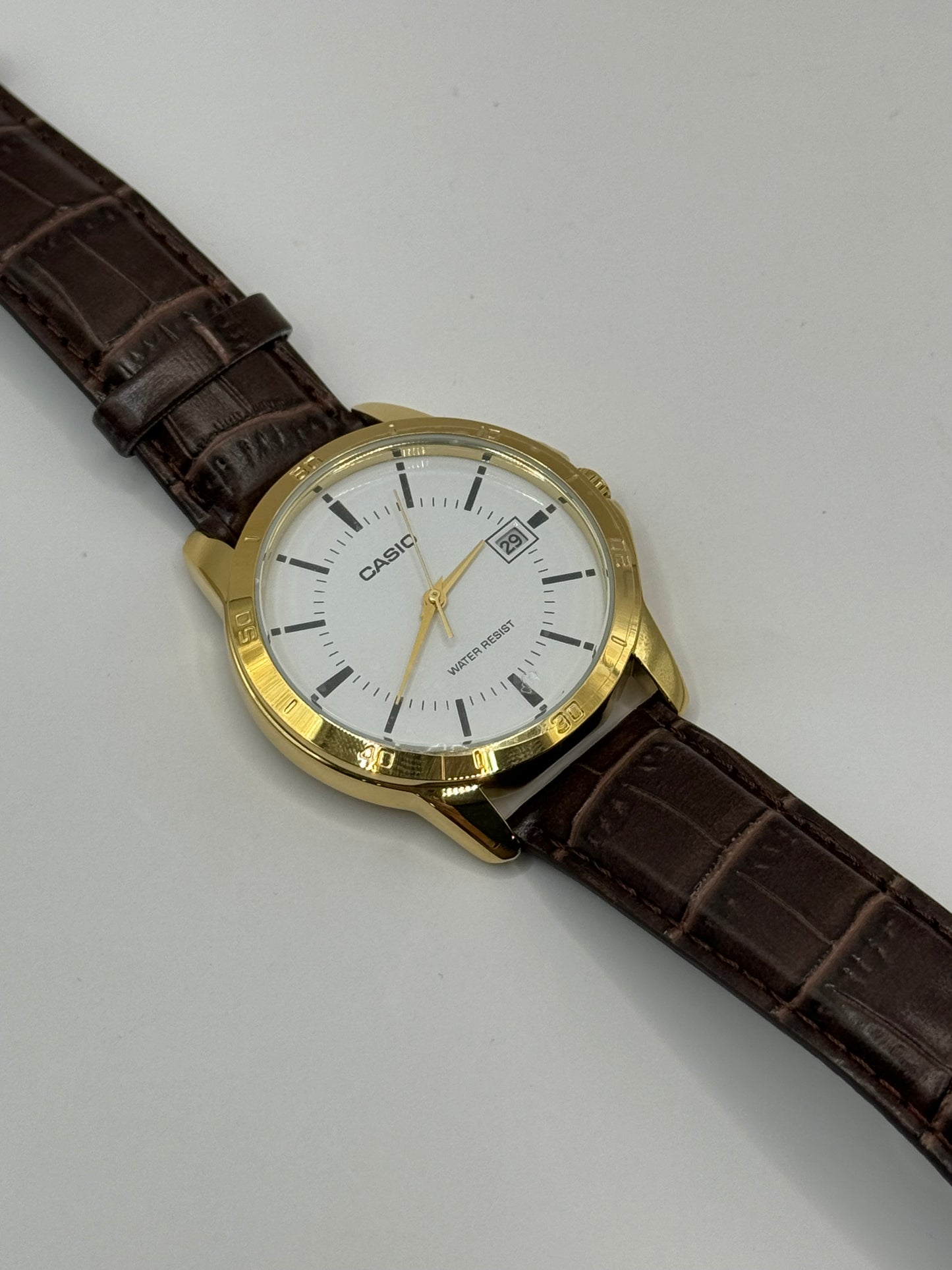 RELOJ CASIO PIEL REDONDO FECHADOR