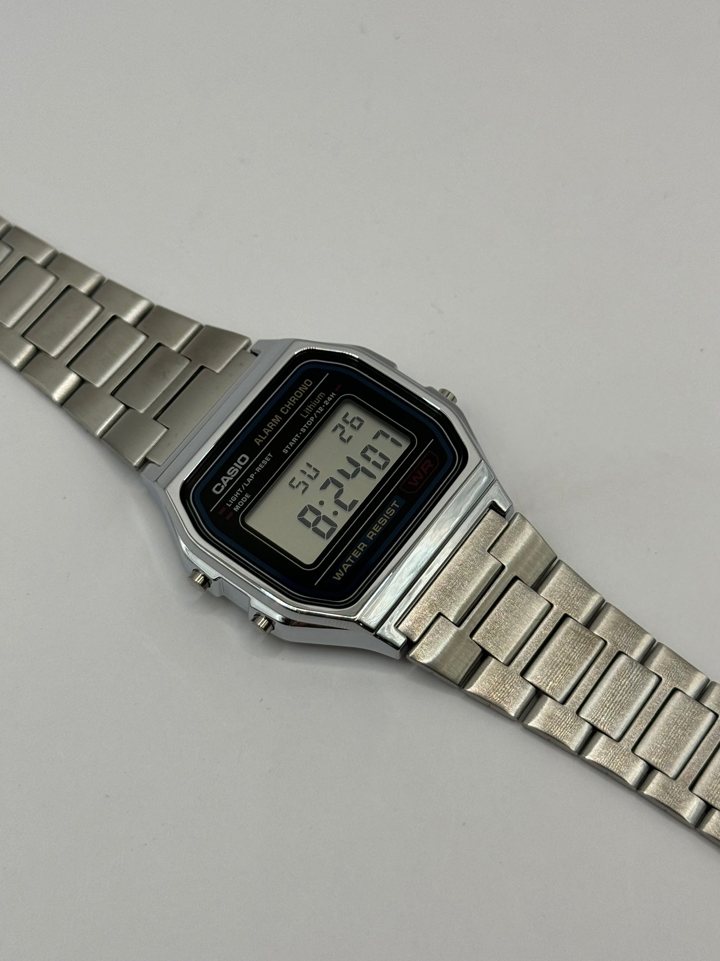 RELOJ CASIO RETRO PLATEADO