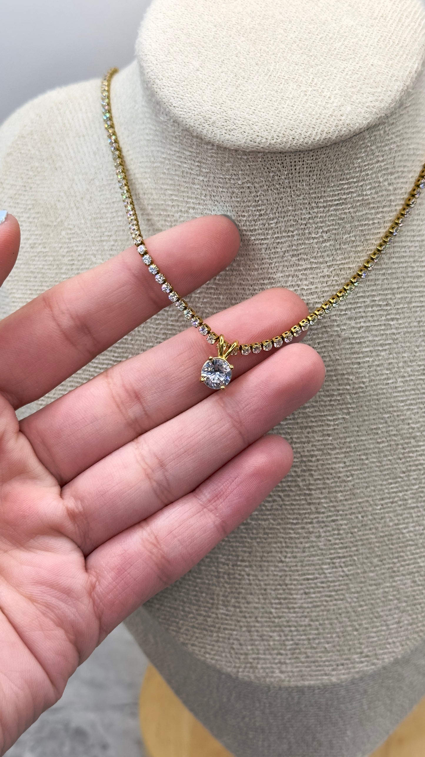COLLAR ZIRCONIA REDONDA
