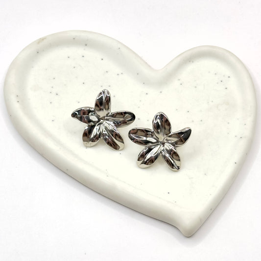 ARETE FLOR PLATEADA