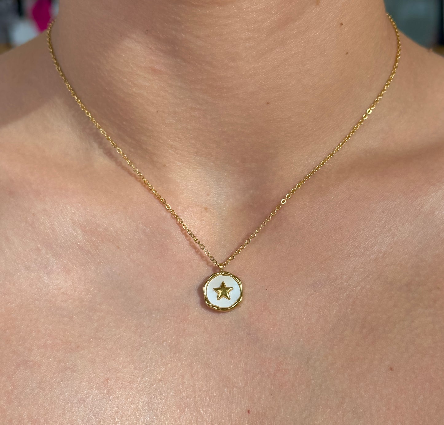 COLLAR ESTRELLA MADRE PERLA