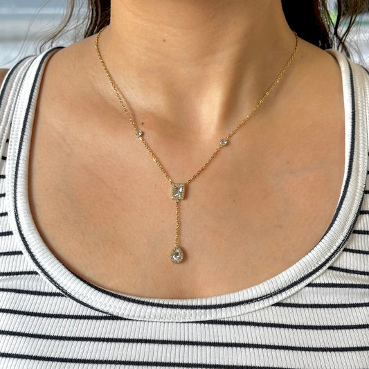 COLLAR ALARGADO DIJES BRILLANTES