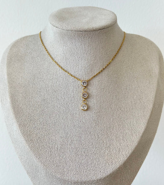 COLLAR TRES BRILLANTES