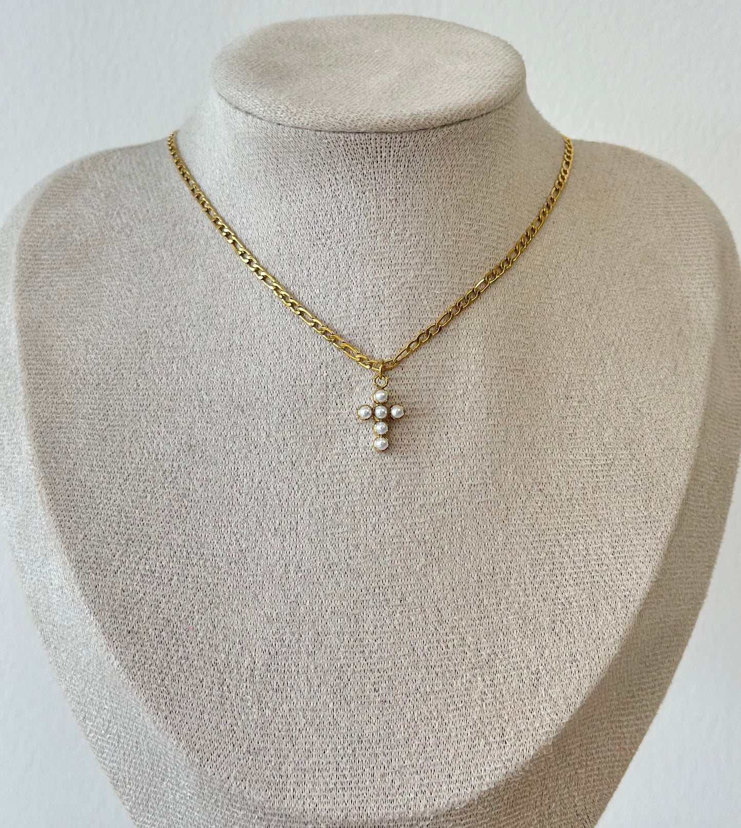 COLLAR CRUZ PERLAS